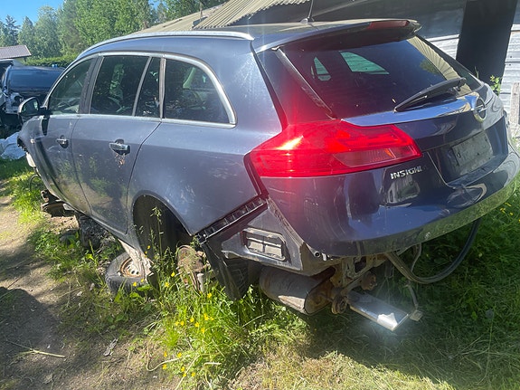 Opel insignia a 2.0cdti vm 2010 varaosina