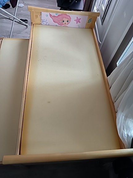 Pari lasten sänky