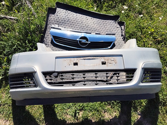 Opel Zafira B etupuskuri ja maski