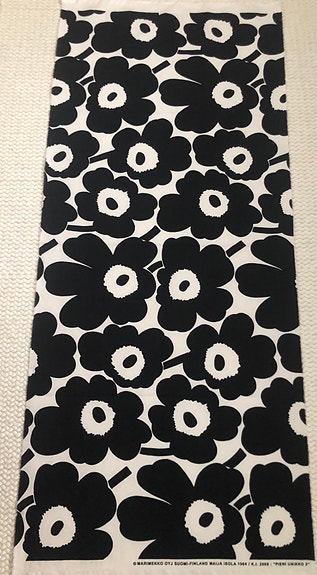 Marimekko Unikko kangas mustavalkoinen