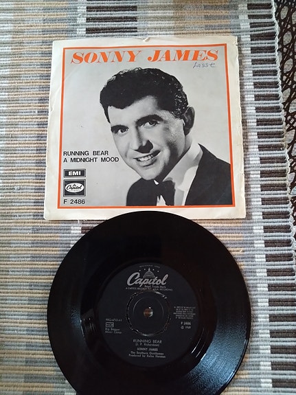 Sonny James 7" Running bear/A midnight mood