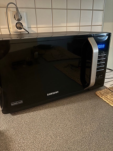 Samsung mikroaaltouuni musta