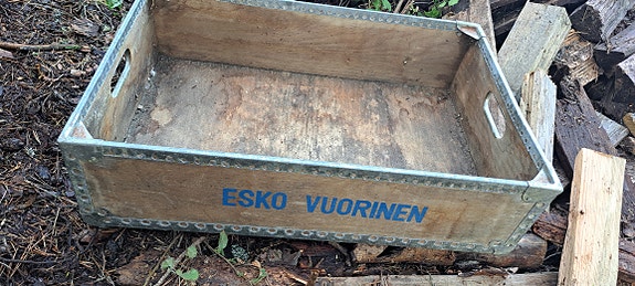 Vanhoja puulaatikoita