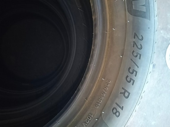 225/55 r18