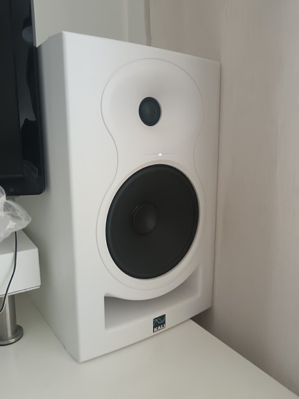 Kali Audio LP6-V2 monitorit