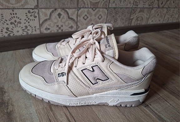 New Balance 550 linen