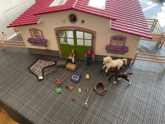 Schleich talli