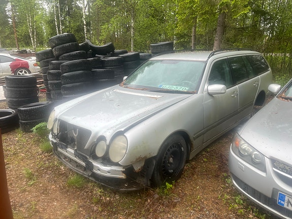 Mercedes-Benz osia
