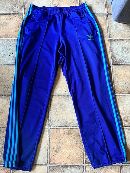 Retrot Adidas verkkarit. L