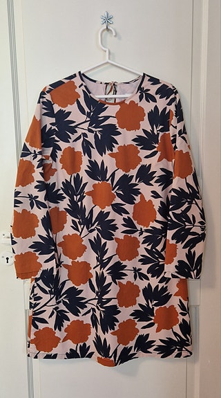 Marimekko Tiimi Pionipensas 44