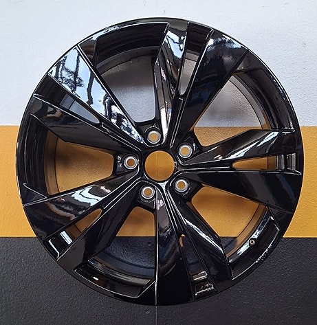 Volkswagen alkuperäiset ”Demo” alumiinivanteet 7,5×19 5×112 ET50 KR57,1