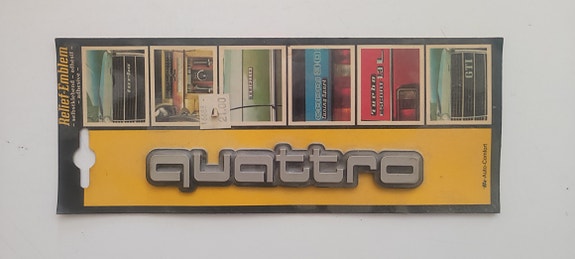 Audi ihmiset hoi!Quattro kohotarra 2x15cm
