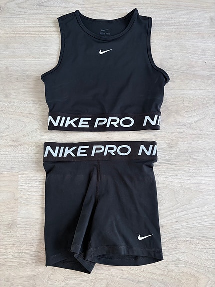 Nike Pro Toppi ja shortsit