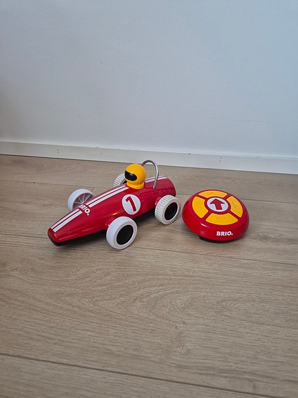BRIO Kauko-ohjattava kilpa-auto