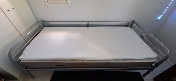 IKEA sänky 90x200, joustinpatja ja petari