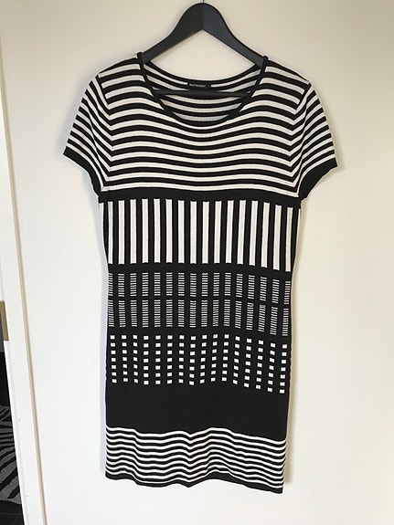 Marimekko neule mekko musta-valkoinen