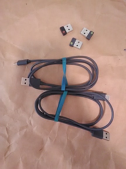 2kpl Logitech Bolt USB-vastaanotin