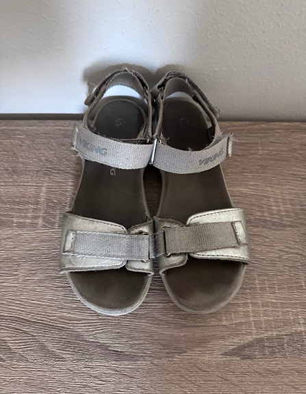 Viking sandaalit koko 32