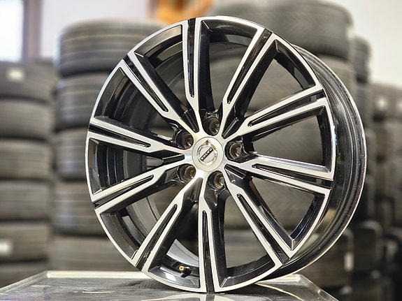 Volvo 19" R-Design Black Cutted