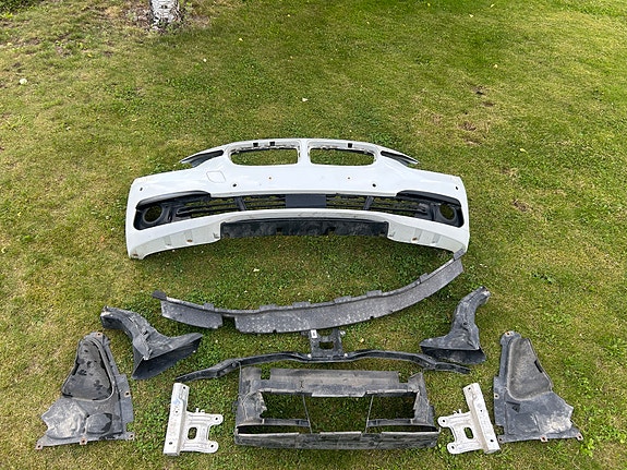 BMW F30 etupuskuri