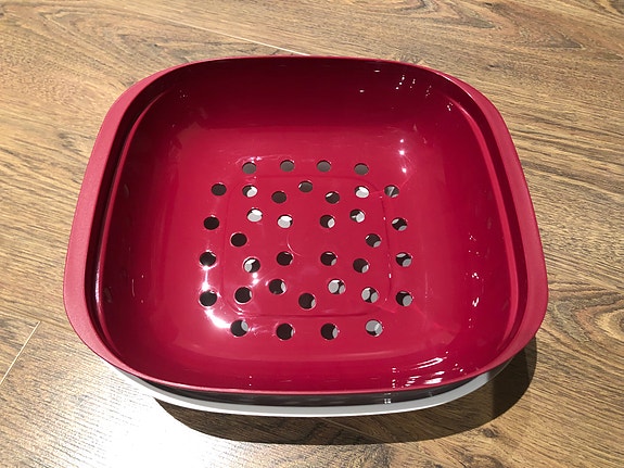 Tupperware astia ja lävikkö