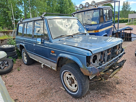 -89 Mitsubishi Pajero Gen 1 3.0 V6 - Myydään osina
