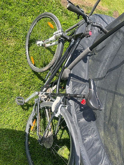 Trek naisten hybridipyörä