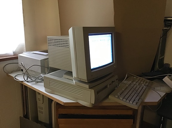 Apple Macintosh alkuperäinen Performa 6320