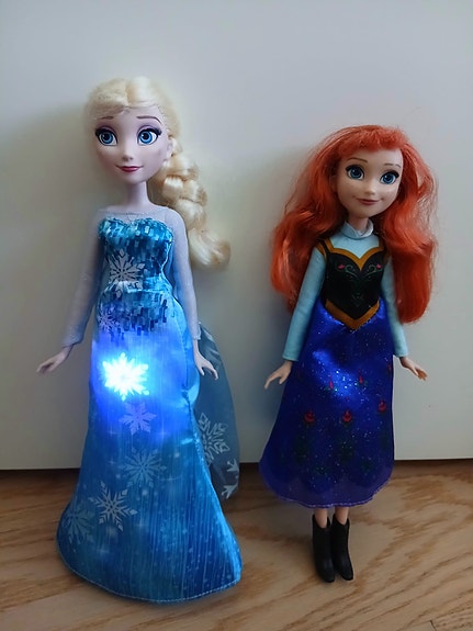 Frozen Elsa (soiva) ja Anna
