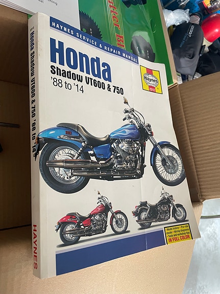 Haynes Honda Shadow VT600 & 750 huoltokirja