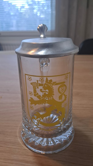 Suomen leijona Tuoppi tinakannella