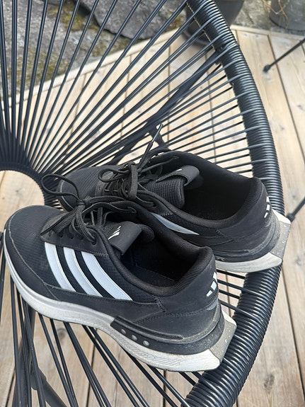 Adidas golfkengät