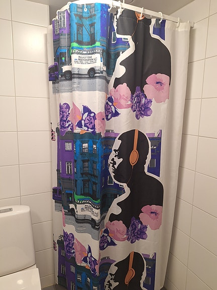 Myydään siisti Vallilan suihkuverho