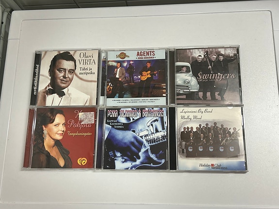 Kotimaisia iskelmä- CD-levyjä