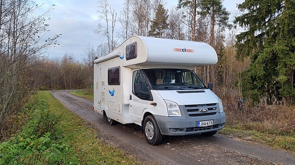Vuokrataan asuntoauto