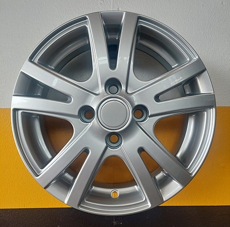 Toyota Aygo alkuperäiset vanteet 4,5×14 4×100 ET35 KR54,1