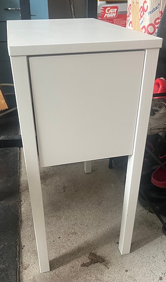 Ikea yöpöytä