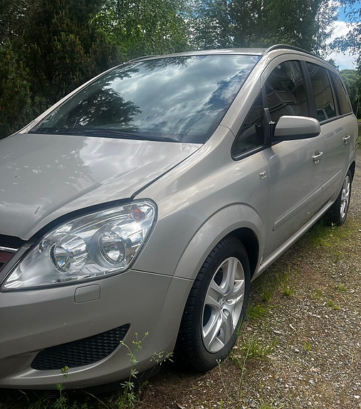 Opel Zafira B 2.2 (vm. 2009)
