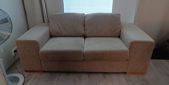 Kahden istuttava hyväkuntoinen sohva. 250€