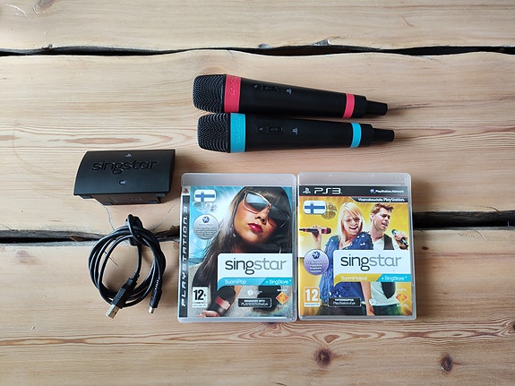 SingStar mikrofonit + 2 peliä PS3
