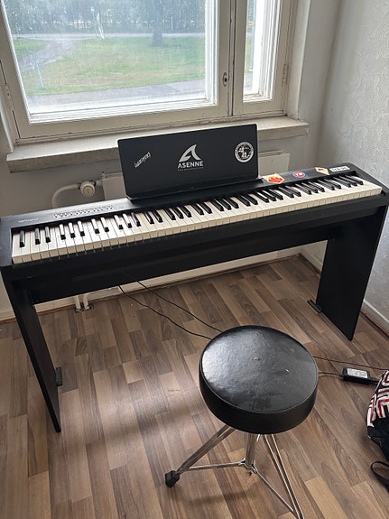 Myydään Roland Fp 30 piano