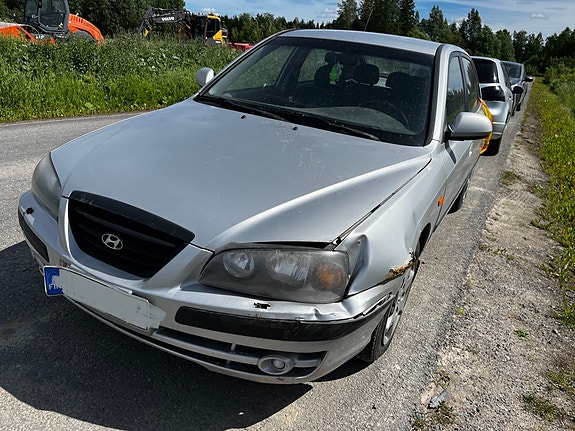 Hyundai Elantra 2.0 HB -05