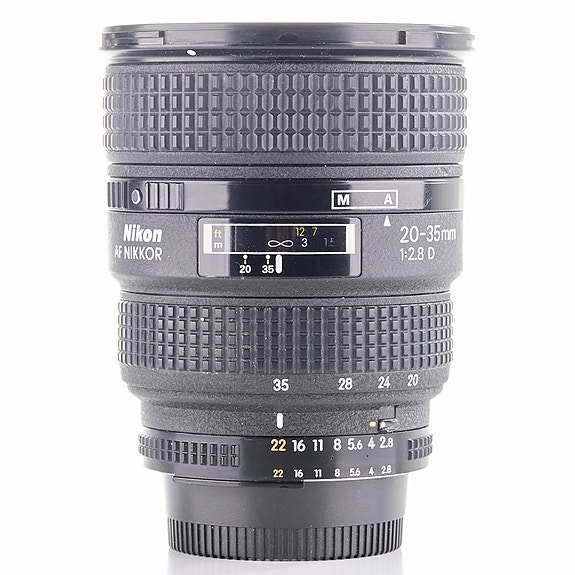 Nikon AF Nikkor 20-35mm f/2.8D -objektiivi (käytetty)