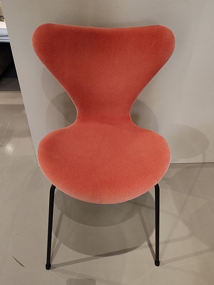 Fritz Hansen tuoli 3107 ovh 849