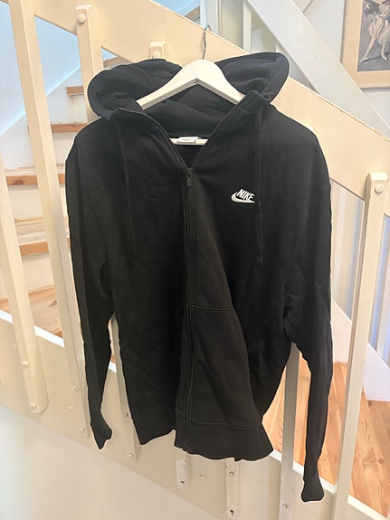 Nike Huppari