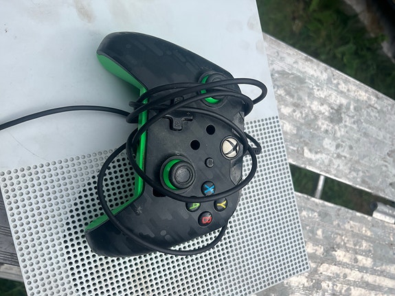 Product image 2 of 4