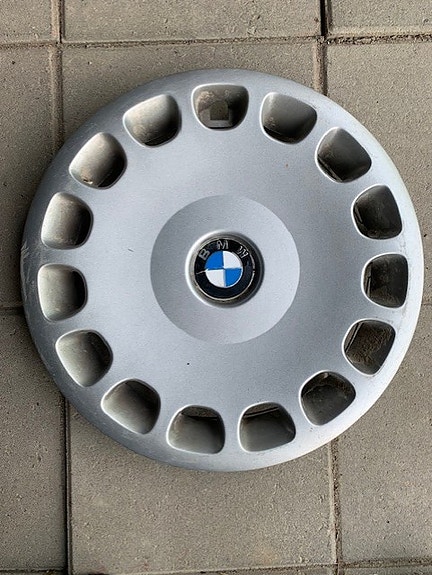 BMW -pölykapseli 16"