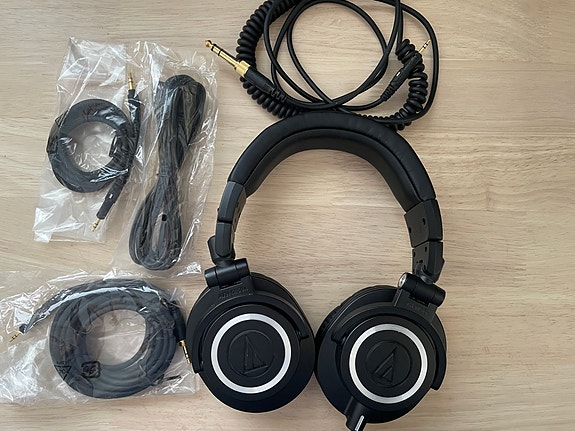 Myydään Audio Technica ATH-M50X