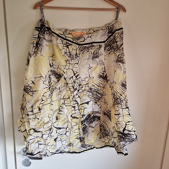 XL keltainen juhlahame
