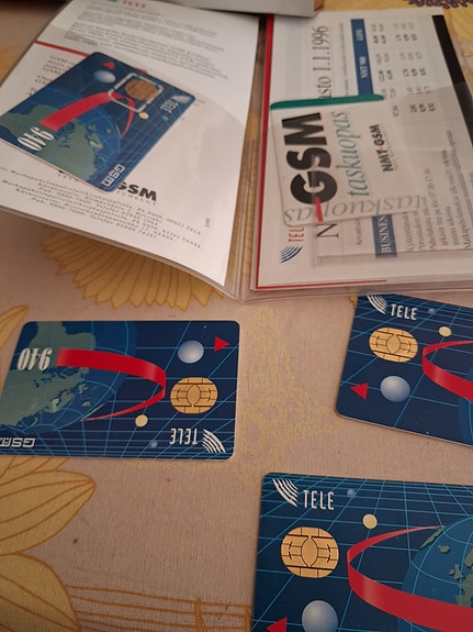 Myydään telen liittymäpaketti ja kolme  sim korttia